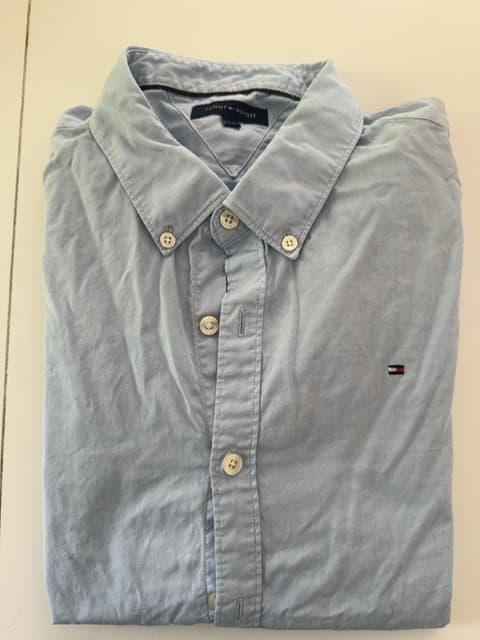 Chemise Tommy Hilfiger Bleu Clair ✨ Adorable!
